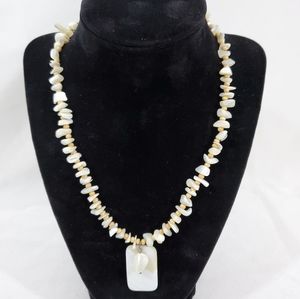 Vintage Jewelry Mother of Pearl 18" Inch stone chi